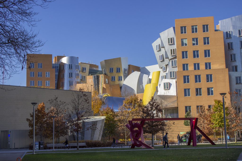 Ray and Maria Stata Center: um dos prédios mais famosos do MIT.