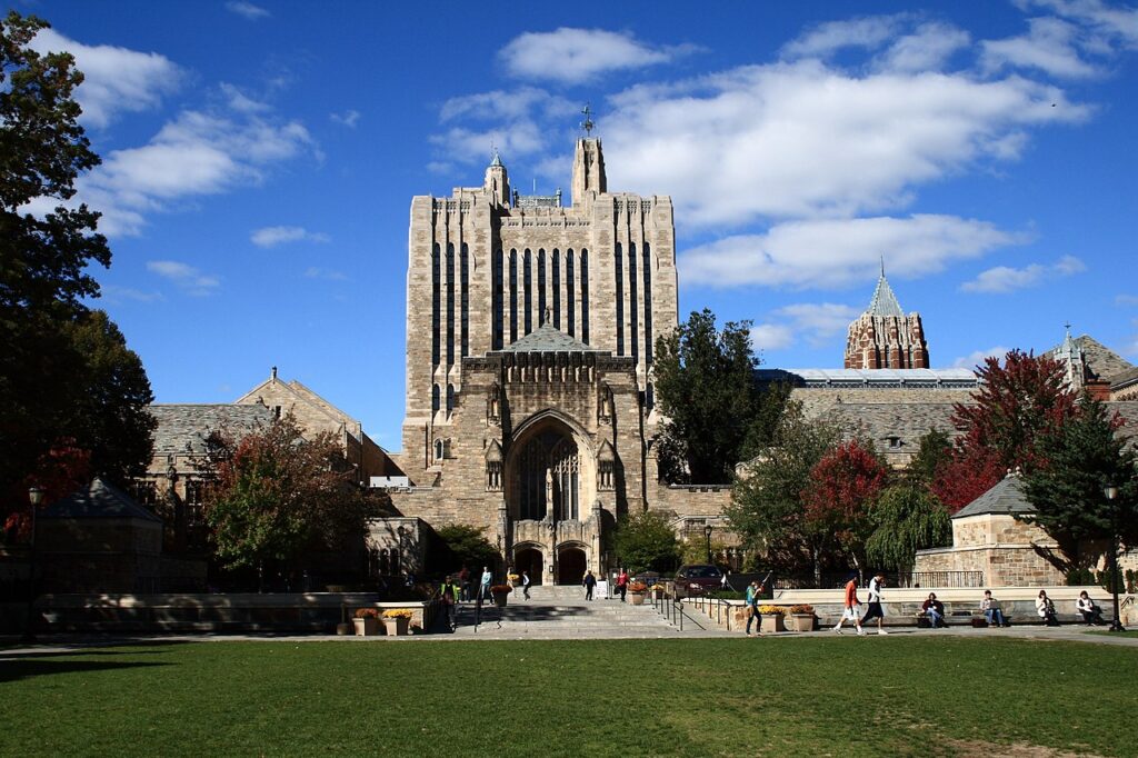 5-harvard-e-yale
