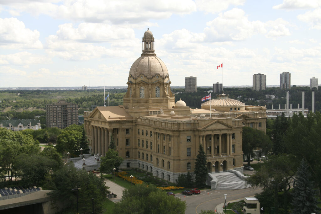 calgary-ou-edmonton-legislature