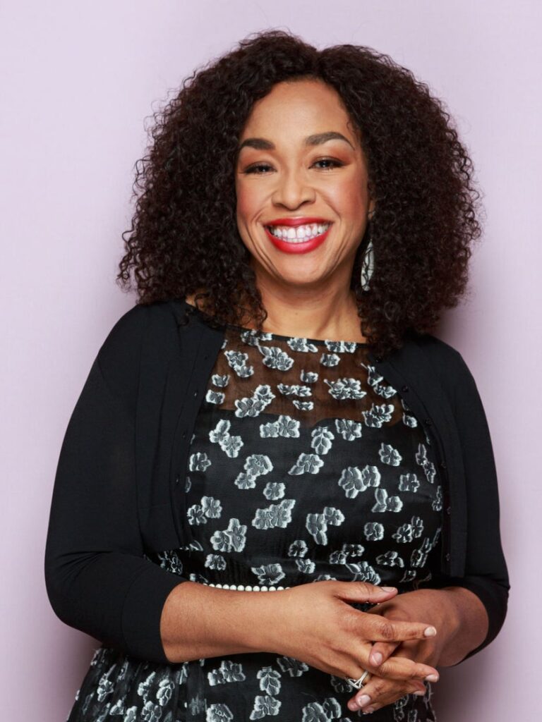 celebridades-que-estudaram-em-ivy-leagues-shonda-rhimes