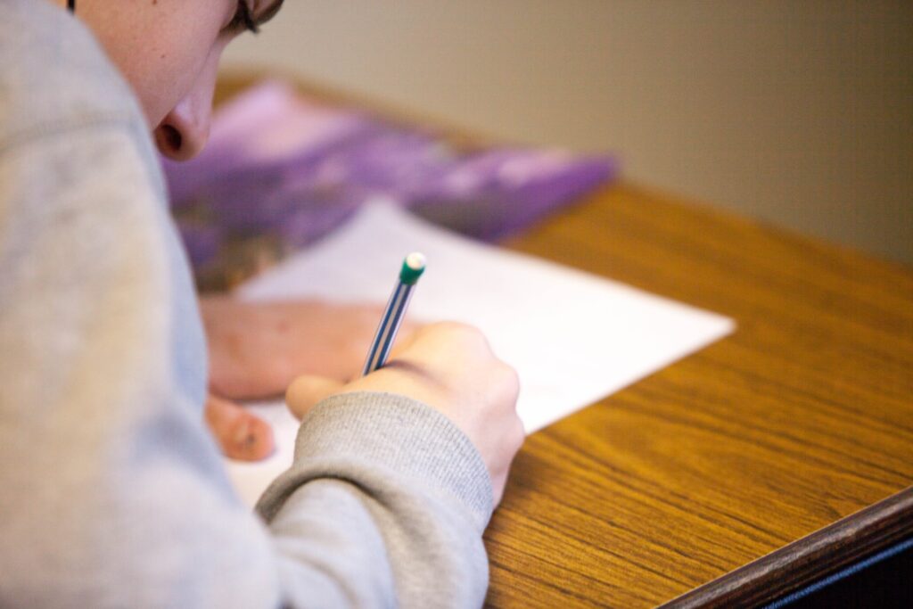 2-essay-do-sat