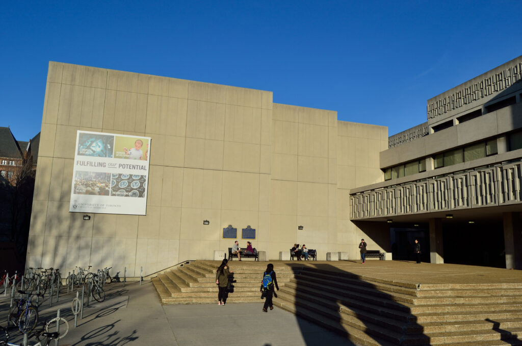 Medicina-no-Canadá-Universidade-de-Toronto